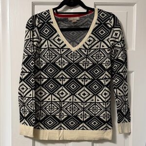 Geometric Banana Republic Black and Cream V-Neck Sweater